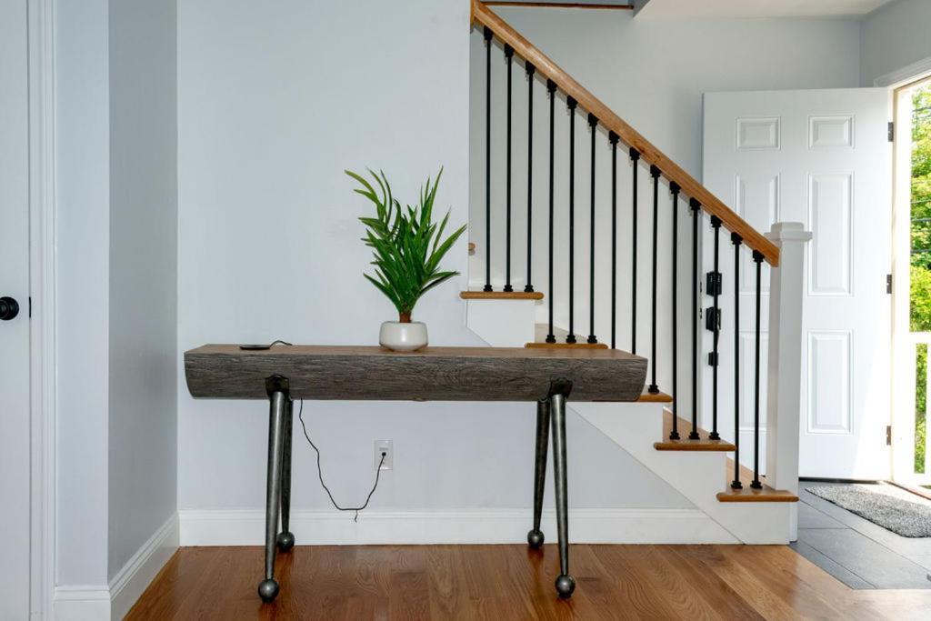 Queen Bed - Boston - Rm 3 Stoneham Exterior foto